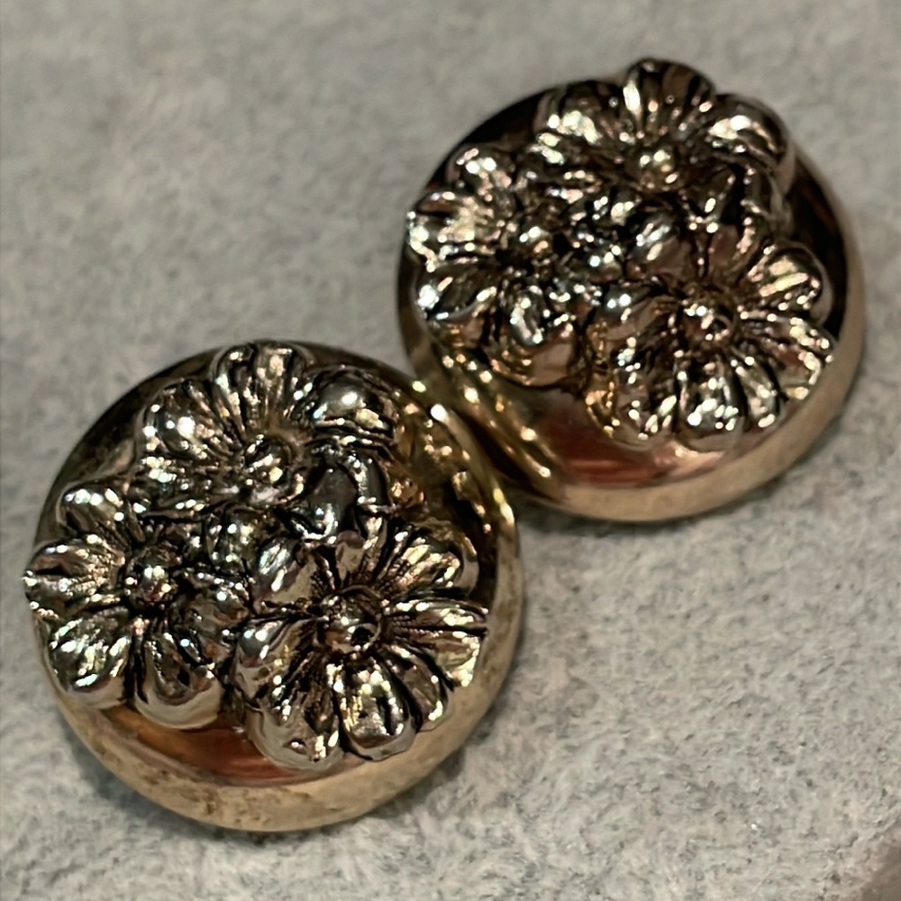 Vintage Silver Sunflower Earrings with Intricate Design High Relief Round Clipon